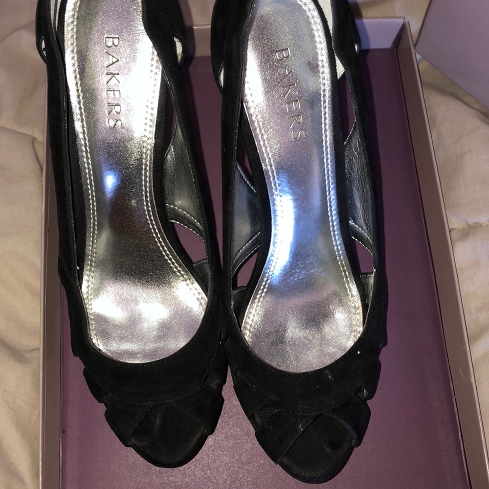 Bakers high heels suede top 8.5 womens brand new in box